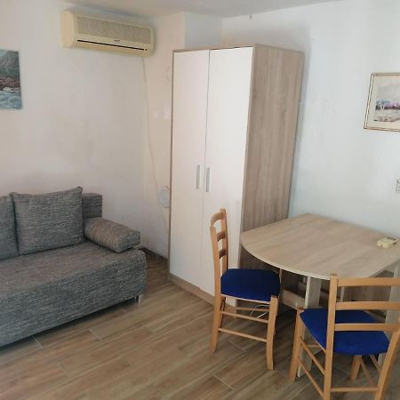 Apartman Milica Golubic  外观 照片