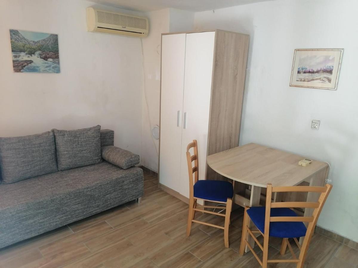 Apartman Milica Golubic  外观 照片