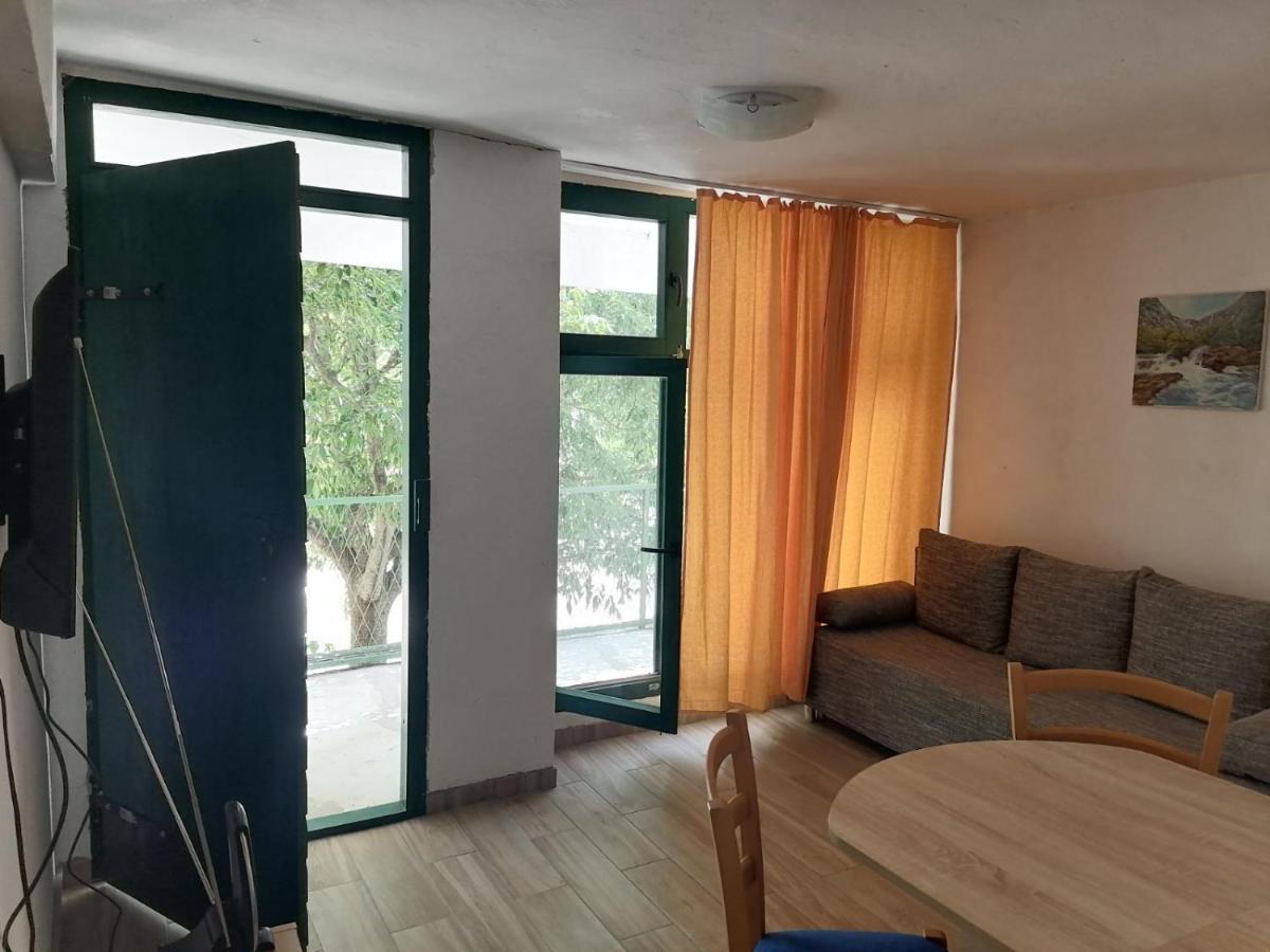 Apartman Milica Golubic  外观 照片