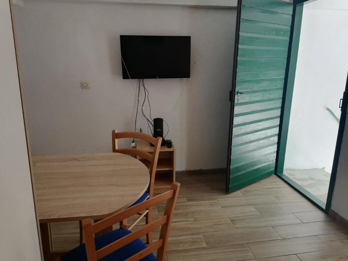 Apartman Milica Golubic  外观 照片
