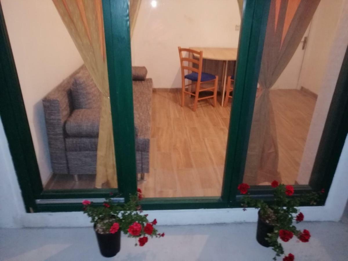 Apartman Milica Golubic  外观 照片